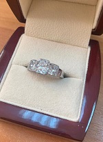 Продать кольцо с бриллиантом дорого